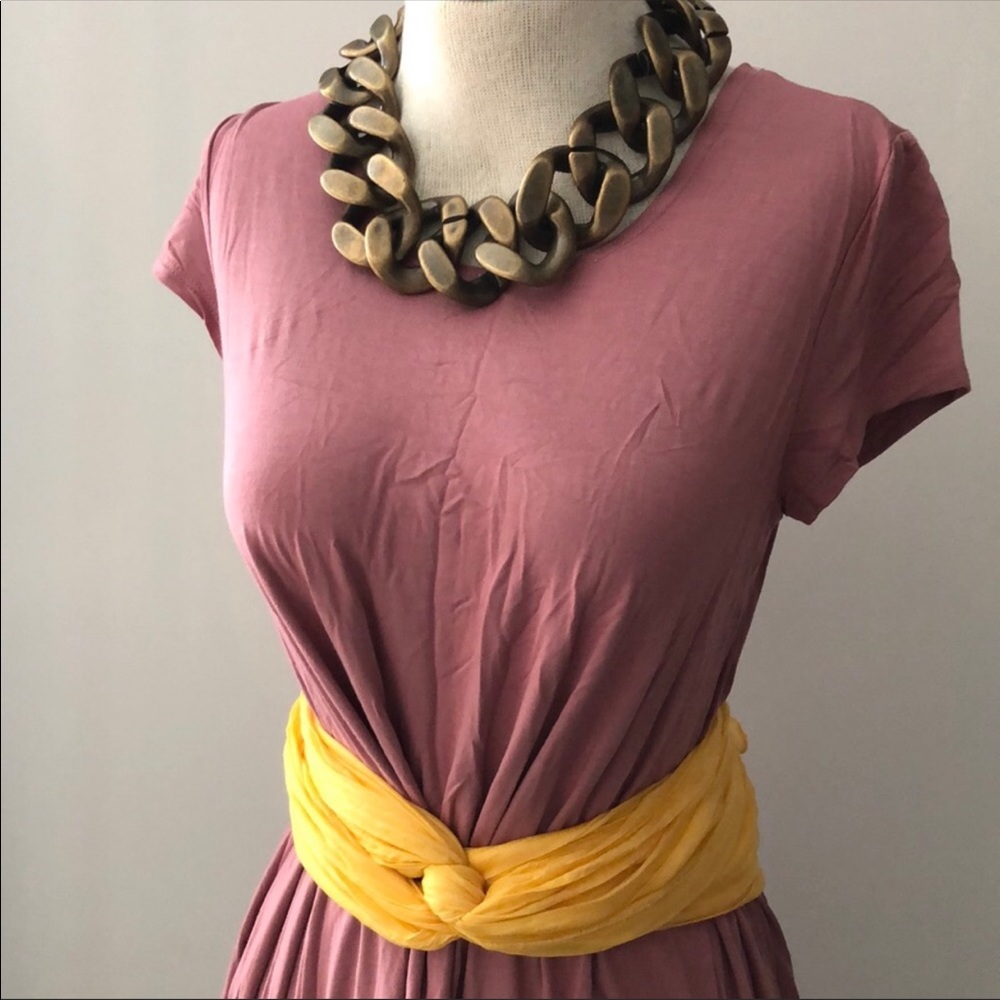 BEAUTIFUL DISTRESSED BRASSY-LOOK CHUNKY NECKLACE